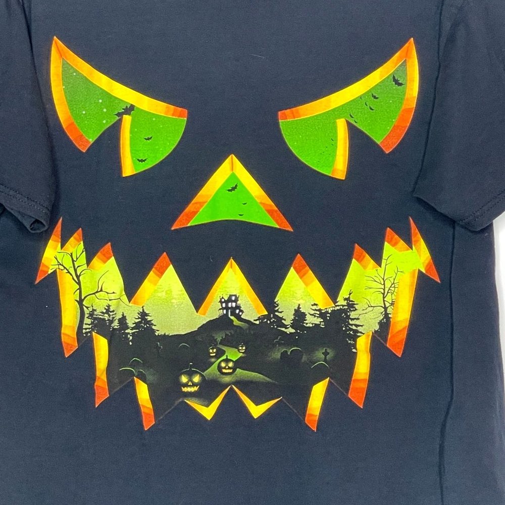 Halloween T-shirt Mean Green Pumpkin Face Scary Road Haunted House Bats Size L - Picture 2 of 6